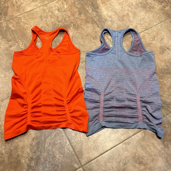 Athleta Speed light seamless tanks—Size Small - Picture 3 of 4